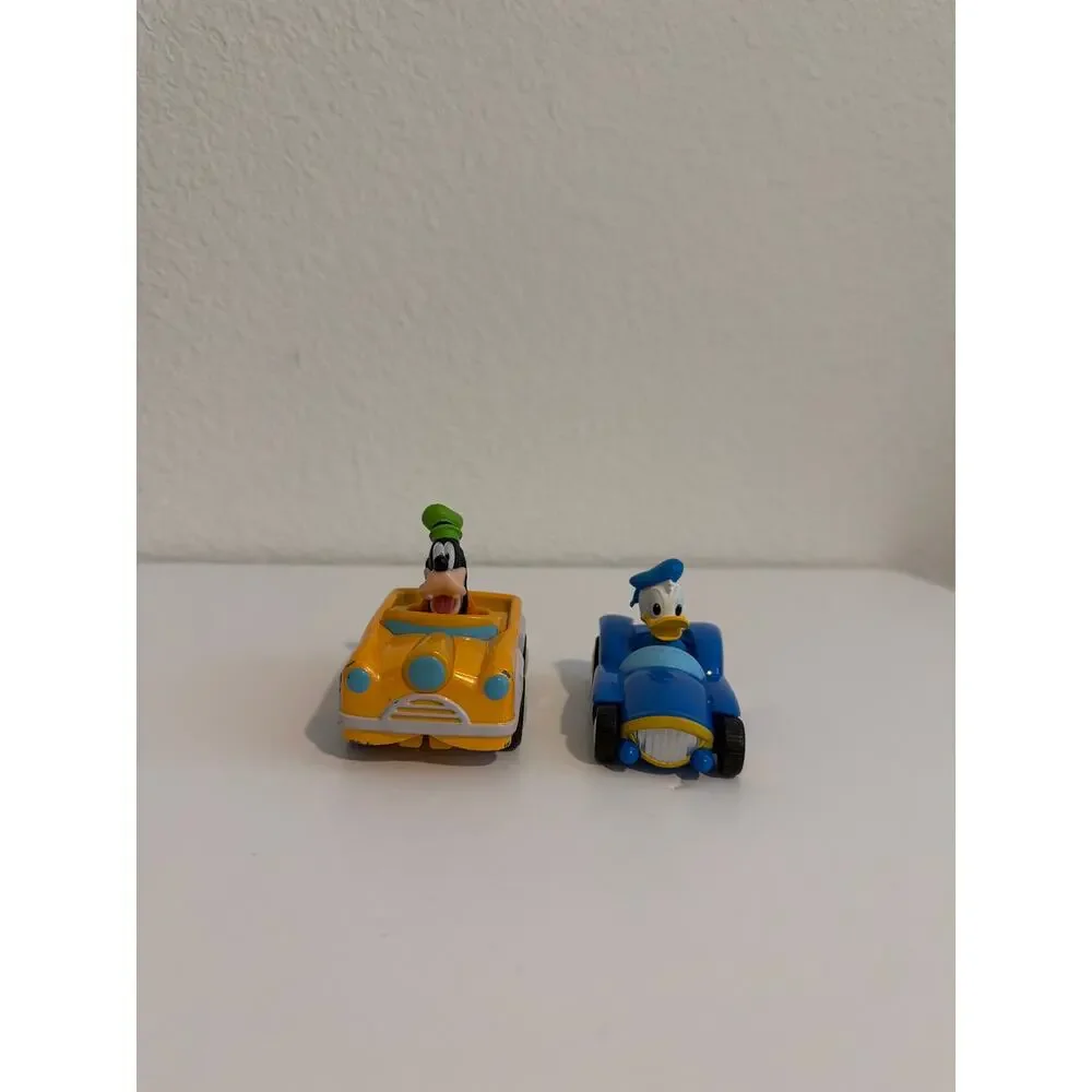 2 Disney Junior 2016 Diecast Donald's Funhouse & Pluto cars Mickey mouse